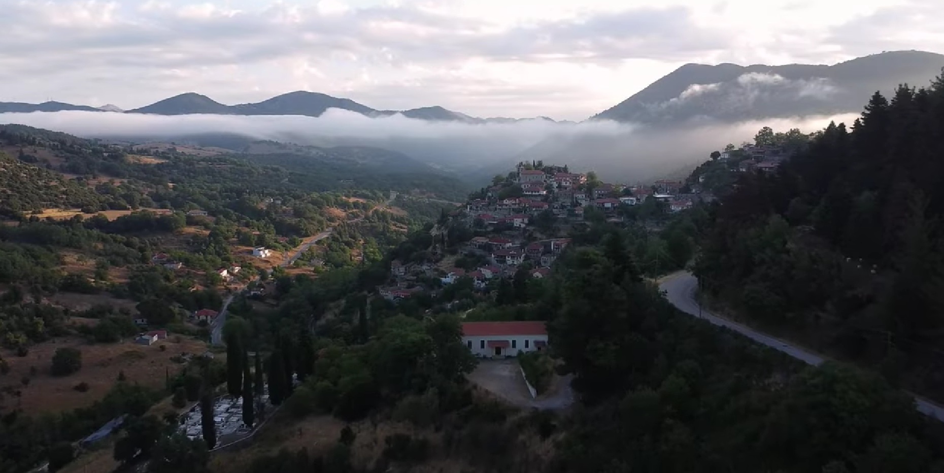 Κάτω Βλασία Καλαβρύτων – Πρωινή Πτήση πάνω από τα σπίτια του χωριού
